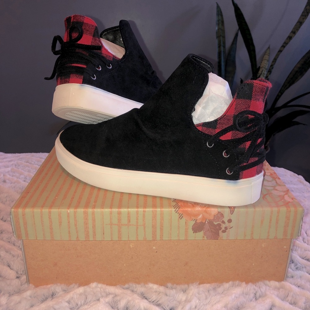✨Size 7.5✨ Very G Kimmie Zip Up Bootie